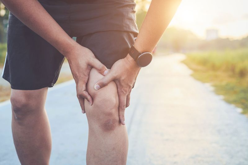 vận động mạnh tăng nguy cơ tổn thương sụn khớp